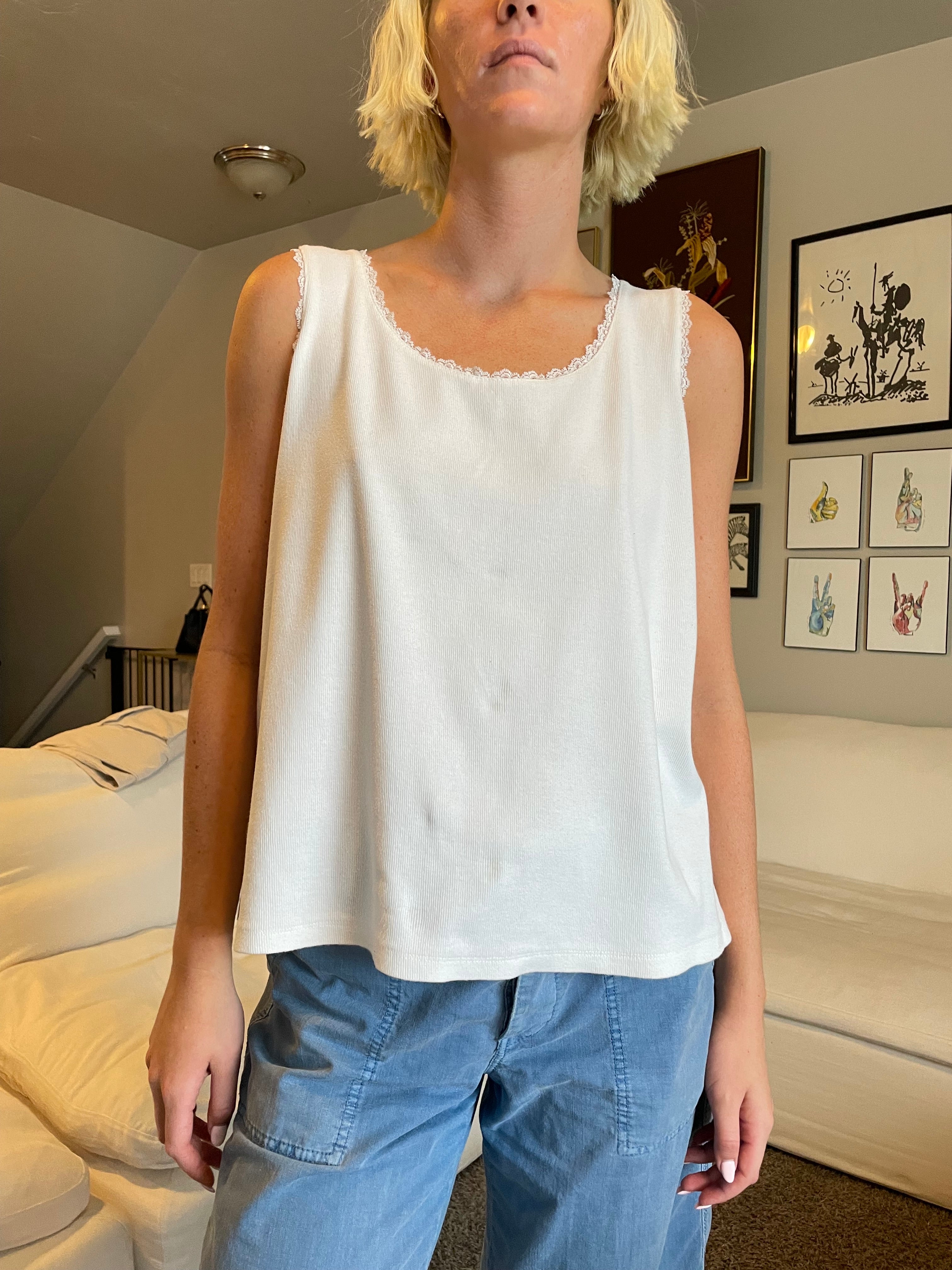 Ribbed White Lacy Tank - XL – Moby Thrift